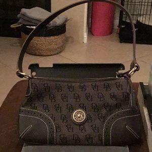 Vintage Dooney & Bourke shoulder bag.